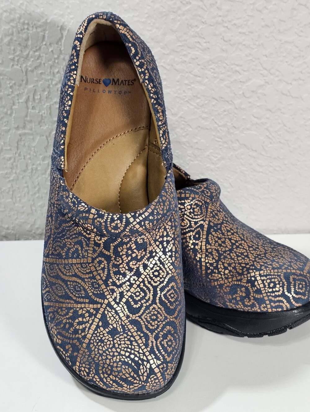 Nurse Mates Bryar clogs blue and metallic gold Size 7.5